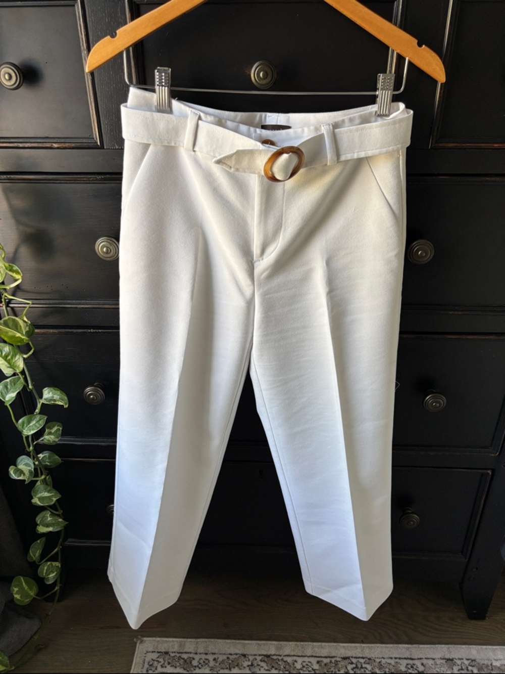 Crosby White size 6 Wide Leg Belted Pants